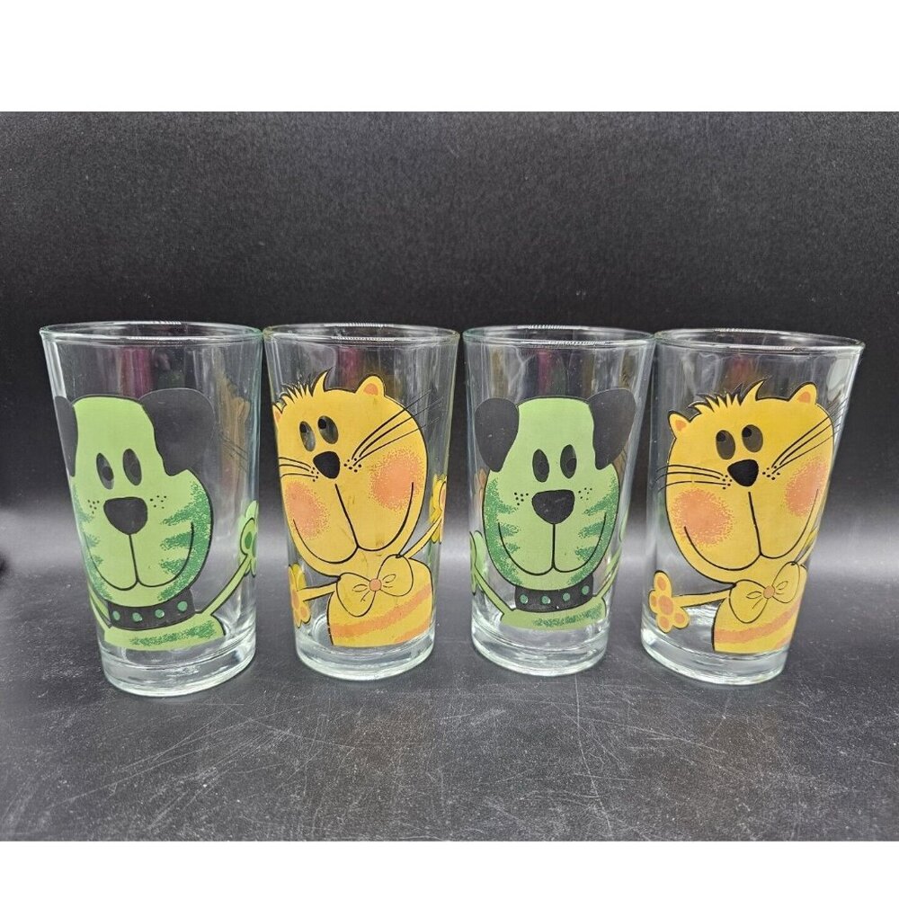 Vintage Firna Whimsical Cartoon Dog And Cat 5.5" Glass Tumblers Lot Of 4